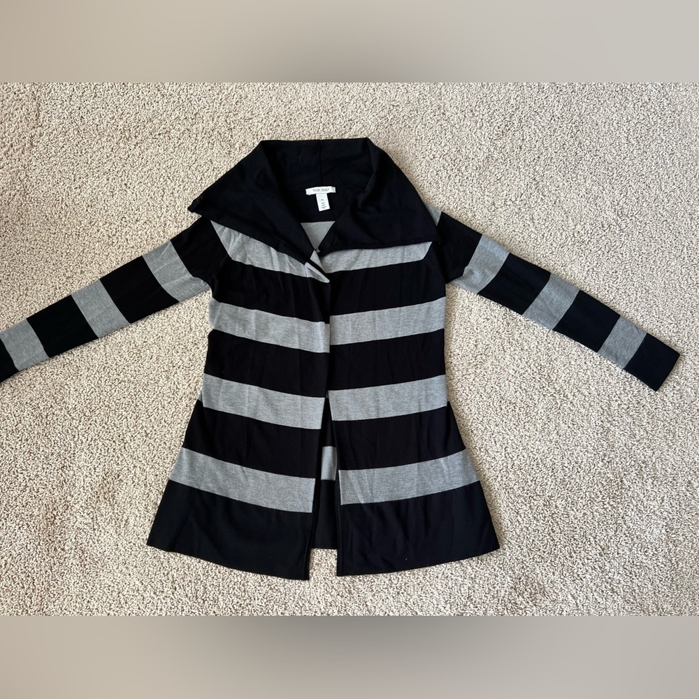 White House Black Market Cardigan. Size XS